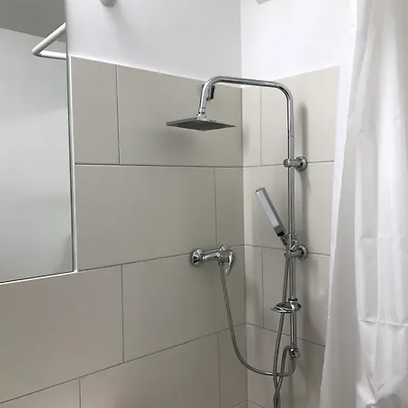 بيت ريفي بيرولينا هاوس