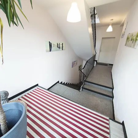 بيت ريفي بيرولينا هاوس